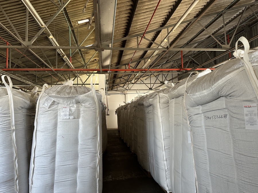 To Let commercial Property for Rent in Dal Josafat Western Cape